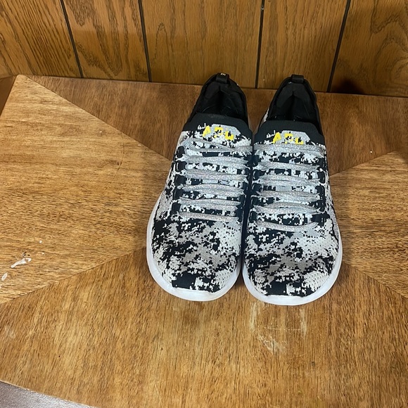 APL"Athletic Propulsion Lab Lululemon Techloom Breeze Camo -Black & White - Picture 4 of 13